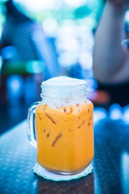 Modern Cam, Tayland 'da Buzlu Süt Çayı.