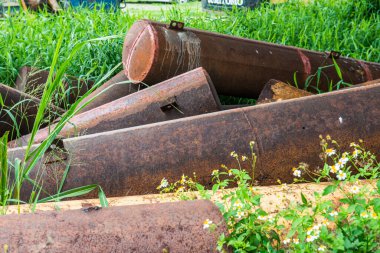 Tayland 'da bir grup çelik duba..