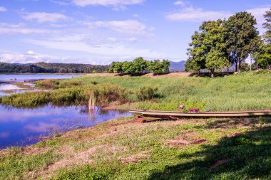Mae Puem rezervuarının manzara görüntüsü, Tayland.