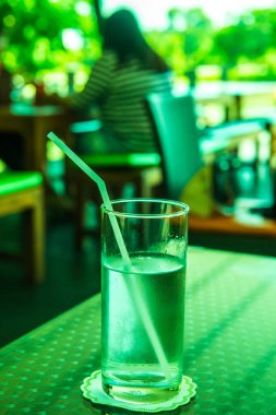 Thailand 'da su dolu bir bardak..