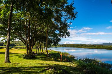 Mae Puem rezervuarının manzara görüntüsü, Tayland.