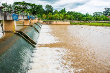 Weir, Tayland 'ın Lampang bölgesinde..
