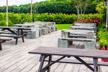 Modern masa ve sandalye park, Tayland.