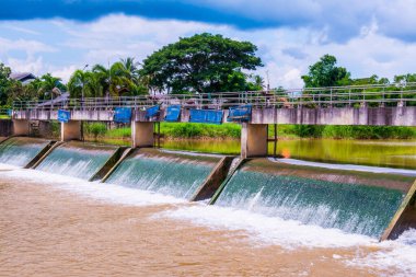 Weir, Tayland 'ın Lampang bölgesinde..