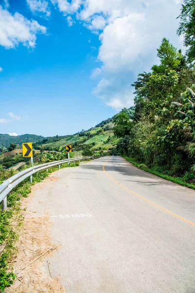 Phu Chi Pa yolu, Tayland.