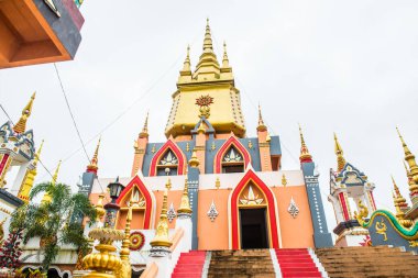 Tayland 'daki Huai Sai Khao Tapınağı' ndaki güzel bina..