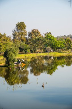 Tayland 'ın Chiangmai ilindeki Huay Tueng Tao gölünün manzara manzarası.