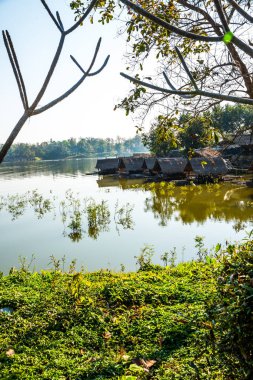 Tayland 'ın Chiangmai ilindeki Huay Tueng Tao gölünün manzara manzarası.