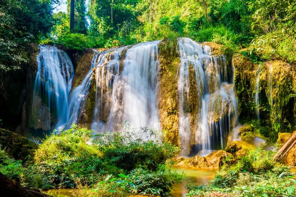 Tansawan Şelalesi Doi Phu Nang Ulusal Parkı, Tayland.