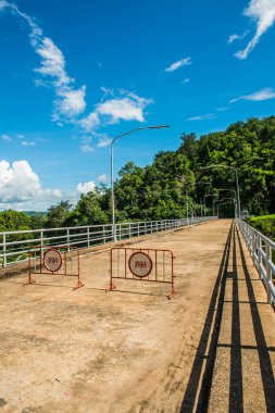 Somut yol Kiew Lom barajı, Tayland