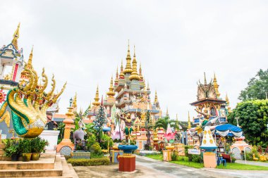 Tayland 'daki Huai Sai Khao Tapınağı' ndaki güzel bina..