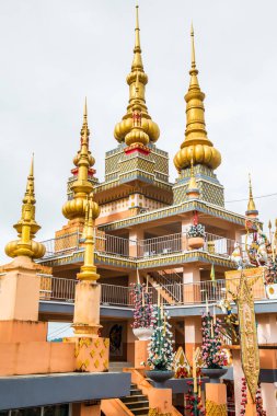 Tayland 'daki Huai Sai Khao Tapınağı' ndaki güzel bina..