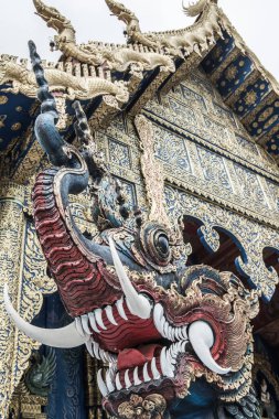 Naga 'nın Tayland' daki Rong Sua On Tapınağı 'ndaki sanat eserleri..