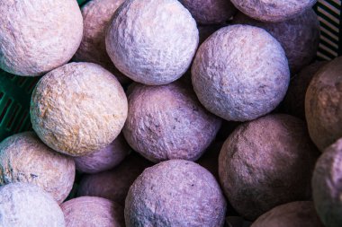 Bir grup mermer top Loknimit, Tayland 'a hazırlanıyor.