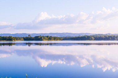 Mae Tam rezervuarının manzara görüntüsü, Tayland.