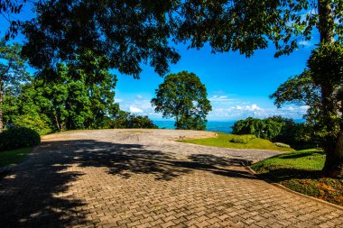 Dağ manzaralı helikopter pisti, Chiang Rai vilayeti..