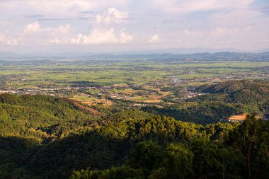 KM 12 'den bakıldığında dağ manzarası, Chiang Rai vilayeti.