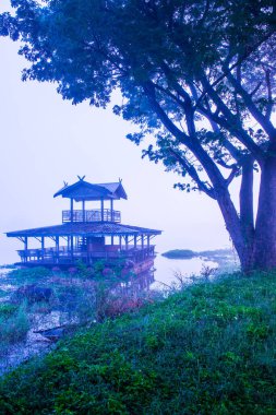 Phayao Gölü veya Kwan Phayao, Tayland 'da kış mevsiminde.