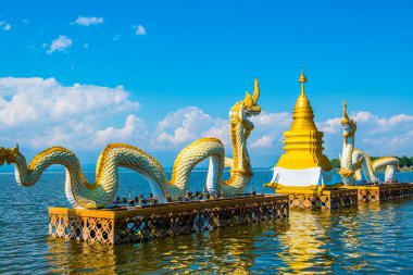 Beyaz Naga heykeli Kwan Phayao, Tayland 'da.