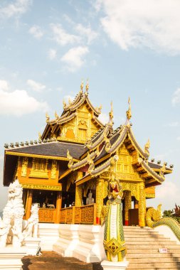 Tayland 'daki Ban Den Tapınağı' nda güzel bir Tayland tarzı kilise..