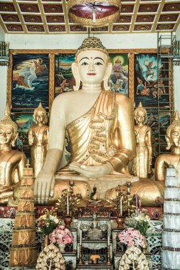 Hua Wiang Tai tapınağındaki güzel beyaz Buda, Tayland.