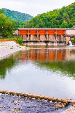 Manzaralı Kio Lom Barajı, Tayland