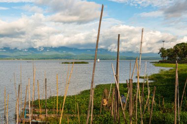 Kwan Phayao Gölü manzarası, Tayland.