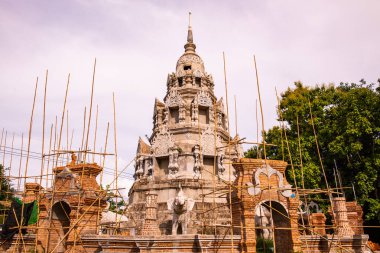 Phayao vilayetindeki Phra Nang Din tapınağında hala yapım aşamasında olan pagoda.