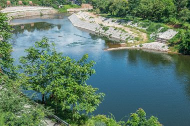 Tayland 'daki Kiew Lom barajının manzara görüntüsü.