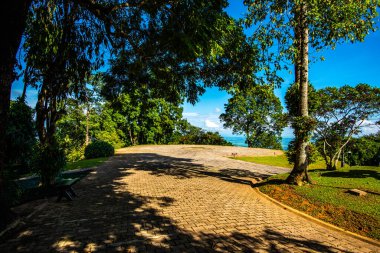 Dağ manzaralı helikopter pisti, Chiang Rai vilayeti..