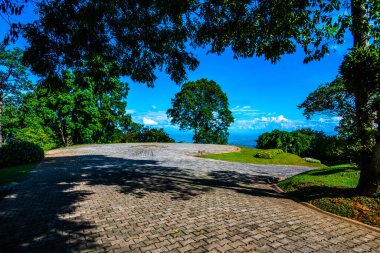 Dağ manzaralı helikopter pisti, Chiang Rai vilayeti..