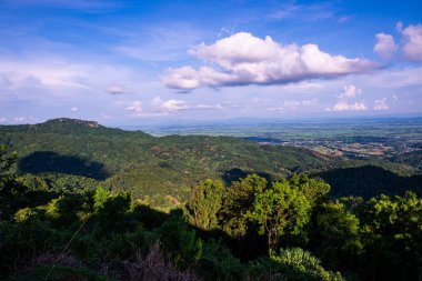 KM 12 'den bakıldığında dağ manzarası, Chiang Rai vilayeti.