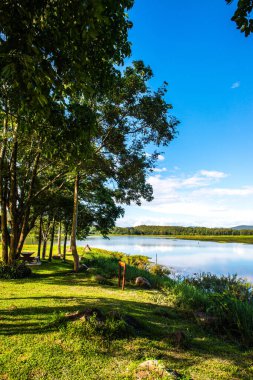 Mae Puem rezervuarının manzara görüntüsü, Tayland.
