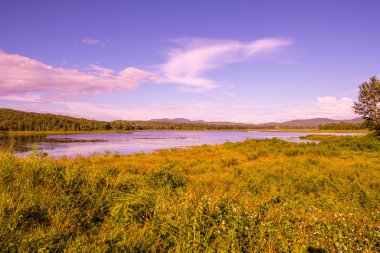 Mae Puem rezervuarının manzara görüntüsü, Tayland.