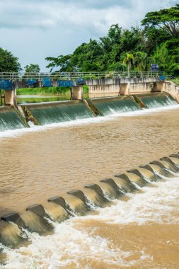 Weir, Tayland 'ın Lampang bölgesinde..