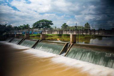 Weir, Tayland 'ın Lampang bölgesinde..