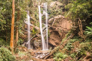 Tayland 'ın Chiangmai ilinde Mork Fa şelalesi.