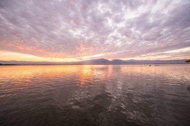 Kwan Phayao, Tayland 'da gün batımı.