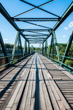Mae Hong Son bölgesindeki anıt köprü, Tayland.