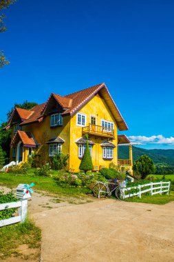 Pai City, Tayland 'daki sarı ev..