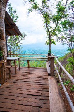 Pan şehrinin dinlenme alanı Chalermprakiat Rachanusorn Tapınağı, Tayland.