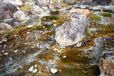 Sıcak su Chae Son 'da akıyor Sıcak kaynak, Tayland.