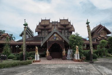 Tayland 'ın Phayao eyaletindeki Nantaram Tapınağı.