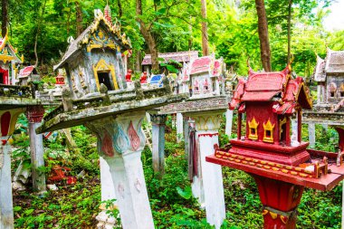 Tay tarzında ruh evi, Tayland
