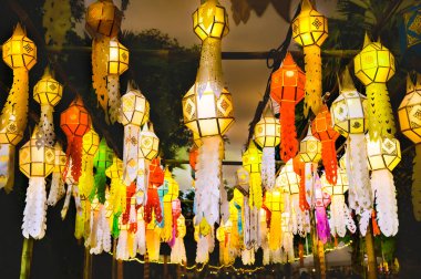 Lanna tarzı fenerler sadece Lanna halkına özgü festivallerde kullanılıyor..