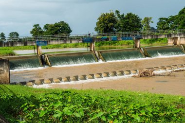 Weir, Tayland 'ın Lampang bölgesinde..