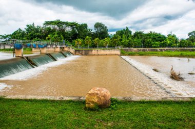 Weir, Tayland 'ın Lampang bölgesinde..