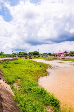 Tayland 'ın Lampang ilindeki Ping Nehri manzarası.