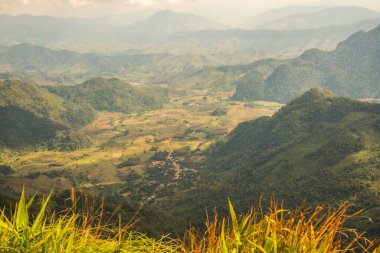 Chiangrai, Tayland 'da Phu Chi Fa' nın en iyi manzarası.