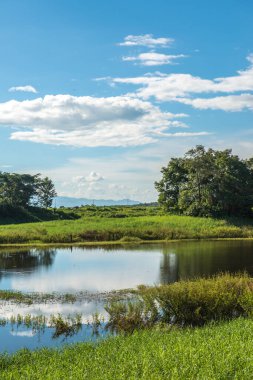 Mae Puem rezervuarının manzara görüntüsü, Tayland.